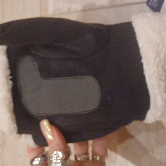 NWT Isotoner Black Fleece Fold-Over Smart Dri Mittens - Picture 5 of 9